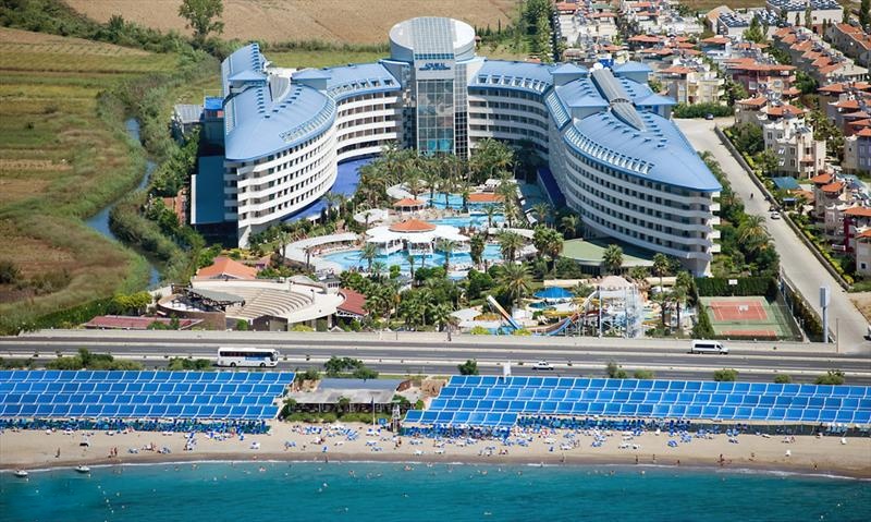 CRYSTAL ADMİRAL RESORT & SUITES SPA